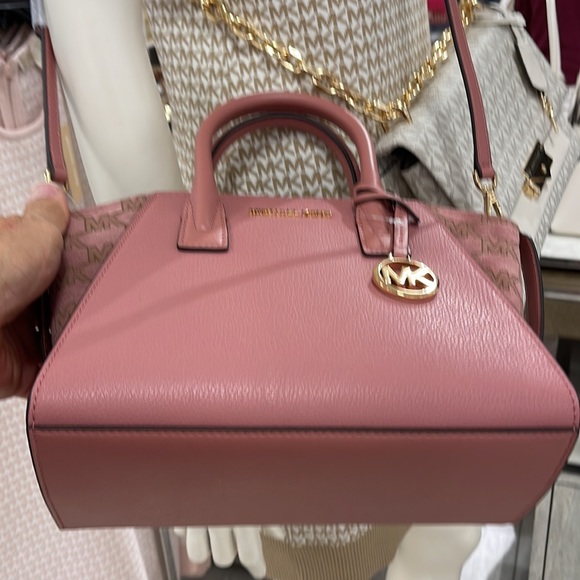 Michael Kors Avril Small Signature PVC Top Zip Satchel Crossbody Bag
Rose - Picture 16 of 16